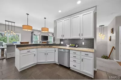 305 Newport Drive, Saint Peters, MO 63376 - Photo 13