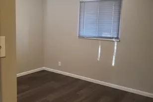 220 Roderick Dr, Saint Louis, MO 63137 - Photo 7