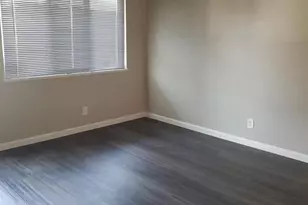 220 Roderick Dr, Saint Louis, MO 63137 - Photo 5