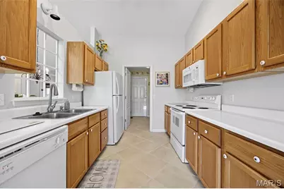 3168 Country Bluff Drive #38B, Saint Charles, MO 63301 - Photo 5