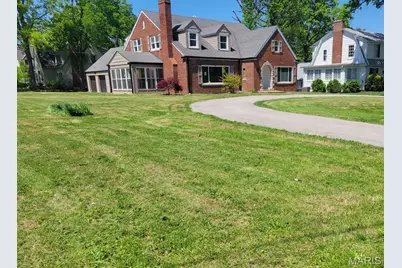 803 N Kirkwood Road, Kirkwood, MO 63122 - Photo 1