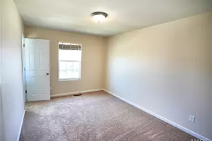 320 Countryshire Dr, Lake Saint Louis, MO 63367 - Photo 9