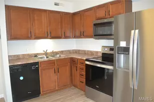 1937 Greenpoint Dr, Kirkwood, MO 63122 - Photo 3