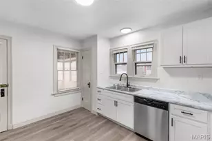 2483 Hartland Ave, Saint Louis, MO 63114 - Photo 11