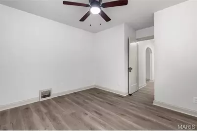2483 Hartland Avenue, Saint Louis, MO 63114 - Photo 21