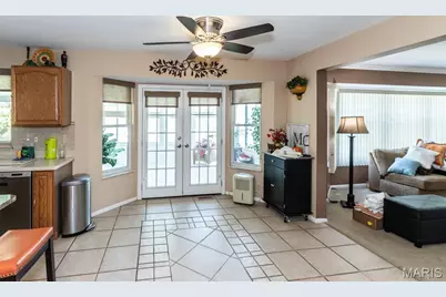 5425 Tesson Parc Court, Saint Louis, MO 63128 - Photo 9