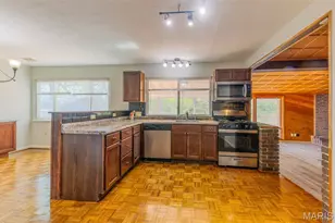 1665 Horseshoe Dr, Florissant, MO 63033 - Photo 7