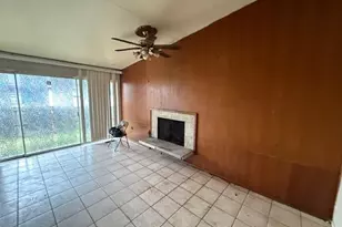 10027 Grosvenor Dr, Saint Louis, MO 63137 - Photo 3