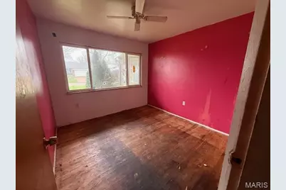 10027 Grosvenor Drive, Saint Louis, MO 63137 - Photo 7