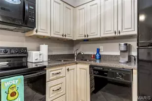 1521 Thrush Terrace, Saint Louis, MO 63144 - Photo 11