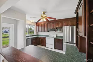 715 Gonzaga Ln, Florissant, MO 63031 - Photo 7