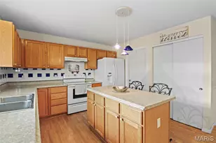 8 Knoll Ridge Ct, O'Fallon, MO 63368 - Photo 5