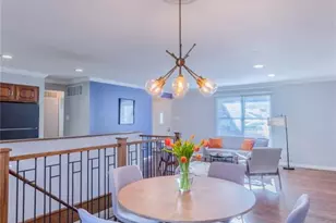 2402 Wesglen Estates Dr, Maryland Heights, MO 63043 - Photo 9