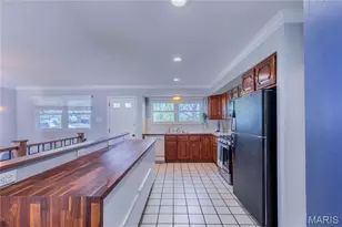 2402 Wesglen Estates Dr, Maryland Heights, MO 63043 - Photo 11