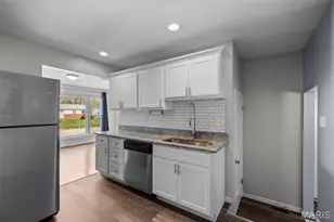 526 Lynn Haven Ln, Hazelwood, MO 63042 - Photo 3