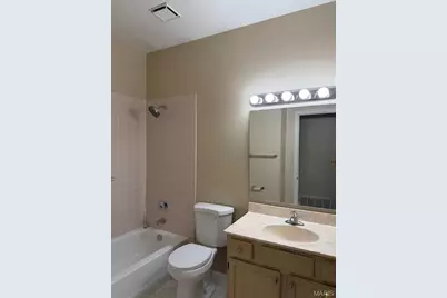 10942 Vauxhall Drive, Creve Coeur, MO 63146 - Photo 31