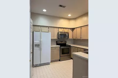 10942 Vauxhall Drive, Creve Coeur, MO 63146 - Photo 13