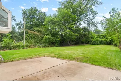 165 S Saint Jacques Street, Florissant, MO 63031 - Photo 21