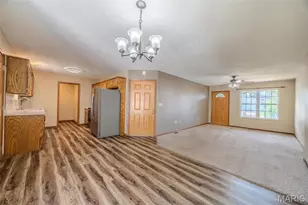 1129 Lacy Dr, Lebanon, MO 65536 - Photo 3