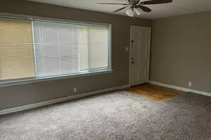 1120 Grenshaw Dr, Bellefontaine Neighbors, MO 63137 - Photo 5