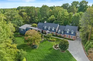 24 Oakleigh Ln, Ladue, MO 63124 - Photo 1