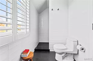 24 Oakleigh Ln, Ladue, MO 63124 - Photo 53