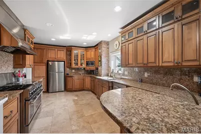 8686 Barby Lane, University City, MO 63124 - Photo 11