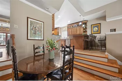 8686 Barby Lane, University City, MO 63124 - Photo 9