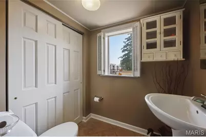 8686 Barby Lane, University City, MO 63124 - Photo 5