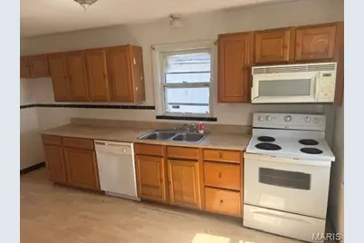 8732 Shirley Avenue, Saint Louis, MO 63121 - Photo 7