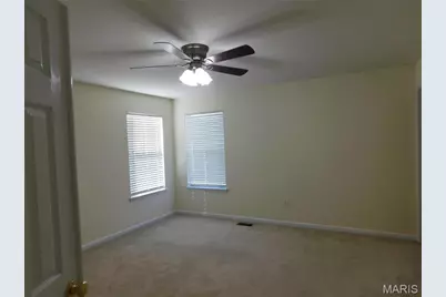 219 Hawksbury Pl, O'Fallon, MO 63368 - Photo 9