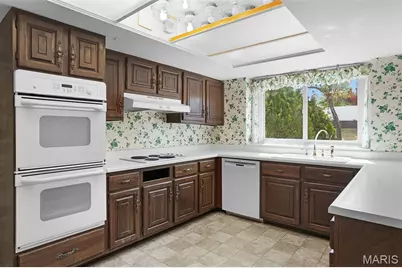 1917 Dovercliff Court, Chesterfield, MO 63017 - Photo 13