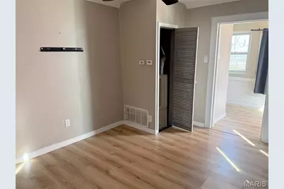 217 W Arlee Avenue, Saint Louis, MO 63125 - Photo 5