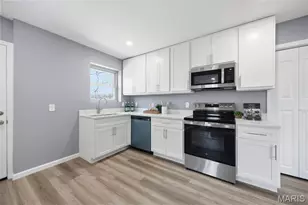 8609 Mayflower Ct, University City, MO 63132 - Photo 9