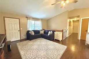 304 Parkway Dr, Troy, MO 63379 - Photo 3
