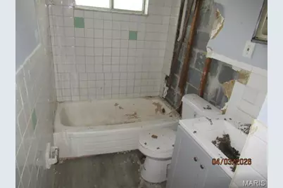 4096 Esseldale Drive, Saint Ann, MO 63074 - Photo 17