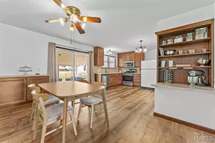 2738 Westminster Dr, Florissant, MO 63033 - Photo 7