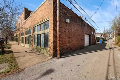 3217 Roger Place, Saint Louis, MO 63116 - Photo 5