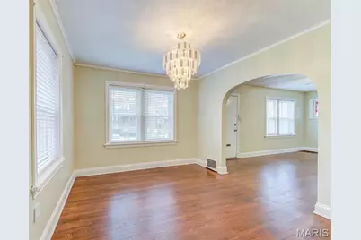 7710 Saint Albans Avenue, Saint Louis, MO 63117 - Photo 5