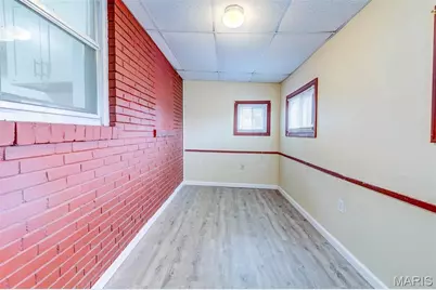 7710 Saint Albans Avenue, Saint Louis, MO 63117 - Photo 11