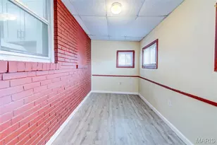 7710 St Albans Ave, Saint Louis, MO 63117 - Photo 11