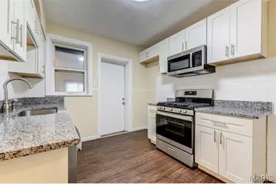 7710 Saint Albans Avenue, Saint Louis, MO 63117 - Photo 9
