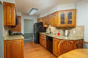 5032 Kempf Dr, Saint Louis, MO 63128 - Photo 9