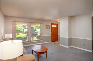 5032 Kempf Dr, Saint Louis, MO 63128 - Photo 5