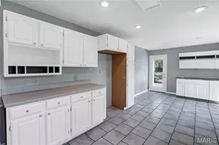 1944 Pepperrell Dr, Saint Louis, MO 63146 - Photo 15