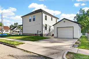 3203 Byron Pl, Saint Louis, MO 63143 - Photo 3