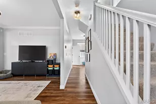 3203 Byron Pl, Saint Louis, MO 63143 - Photo 7