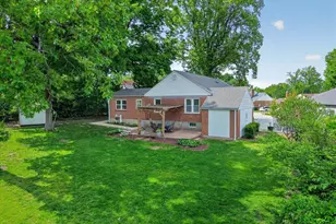 8502 Douglas Ct, Brentwood, MO 63144 - Photo 33