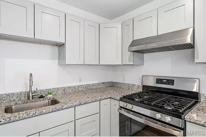 11945 Longmont Drive, Maryland Heights, MO 63043 - Photo 7