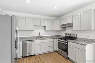 11945 Longmont Dr, Maryland Heights, MO 63043 - Photo 5